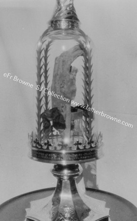 BAR CONVENT BL MARGARET CLITHERSES HAND PRESERVED IN YORK CONVENT SHELF